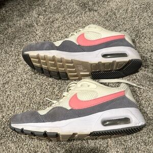 Women’s Nike shoes